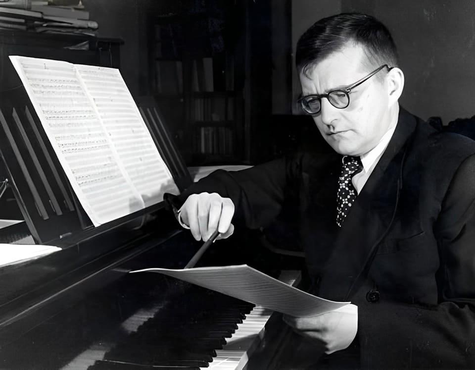 TodalamusicaEs's tweet photo. Audición comentada – Sinfonía nº 11 de Shostakovich | https://t.co/AtueWktRAN | @El_Violin https://t.co/MQAwuoYdIR