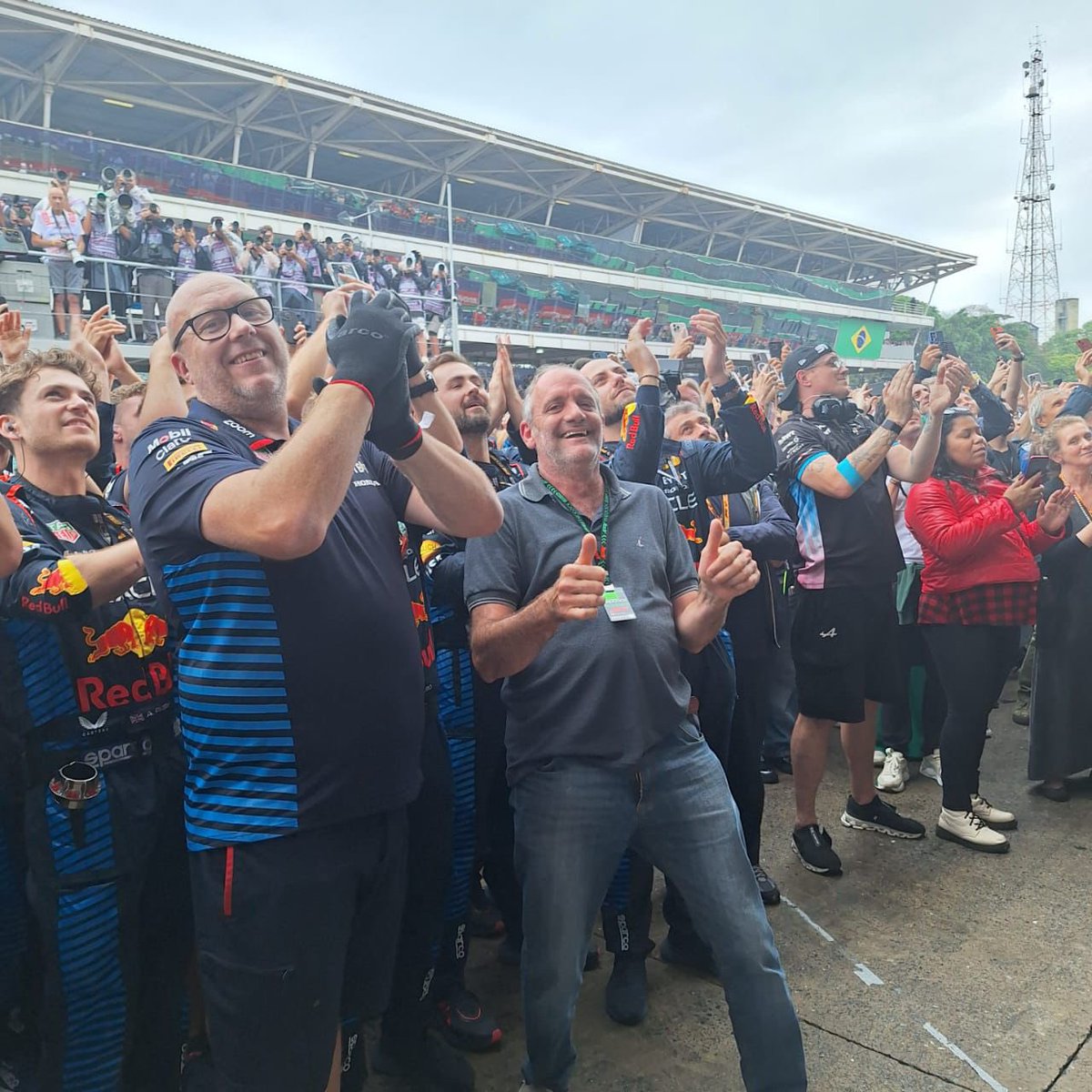 kuper128's tweet photo. Grande @Max33Verstappen https://t.co/97Dn23uwHj