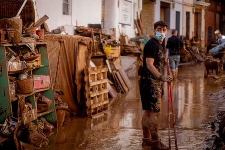 mikerass's tweet photo. Why did so many die in Spain? Because many people and their leaders still haven't grasped the extreme weather realities of the climate crisis https://t.co/Ce6ejLd5RS https://t.co/zluwyG1u85