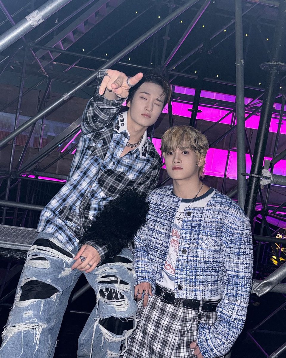 SUMIN_FR_FAN's tweet photo. ⚪️ |「𝐏𝐇𝐎𝐓𝐎𝐒」
Photos de #SUMIN avec #JUNMIN sur Instagram !💚
🔘| @xikers_official
⸺
#SUMIN #CHOISUMIN #수민 #KQFELLAZ2 #KQFELLAZ #XIKERS
#HOUSE_OF_TRICKY #Trial_And_Error https://t.co/3V6Dine4Mg