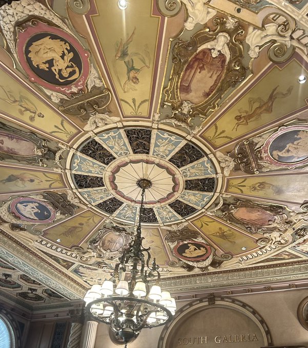 when in downtown LA, Goddess must   1) peruse photo galleries 2) take in the beautiful architecture  I