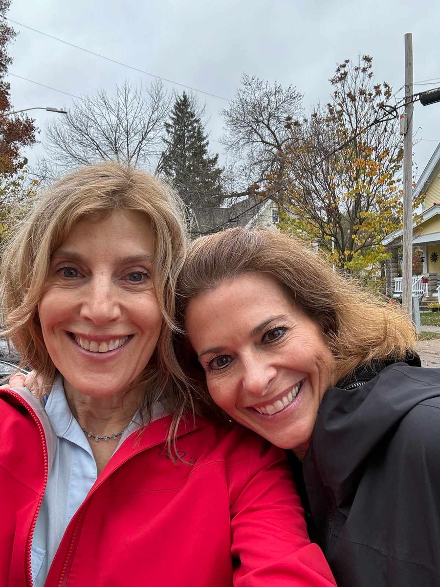 Knocking doors in Cedarburg w/ <a href="/OzaukeeDems/">Ozaukee Democrats</a> &amp; joined by <a href="/saraforwi/">Sara Rodriguez</a>! 

Election day is TOMORROW! Make sure you &amp; your friends &amp; family have a plan to VOTE, #Wisconsin!

Let's do this!
