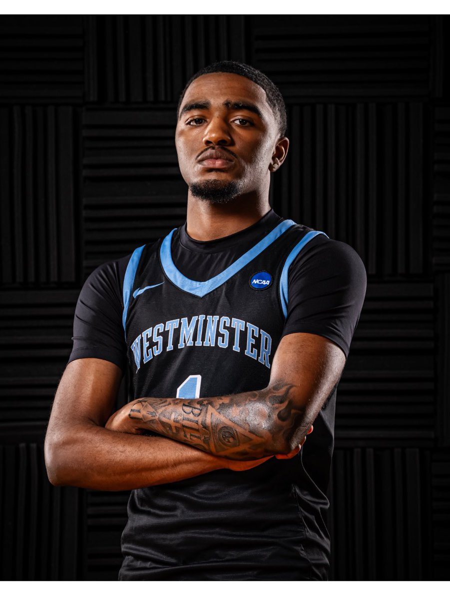 MichaelAsleson's tweet photo. Good luck to Alum Kobe Jones as he kicks off his freshman season for Westminster tonight as they travel to play D1 SIUE.
#ArsenalHoopsAlum https://t.co/EKT7NyhE8x