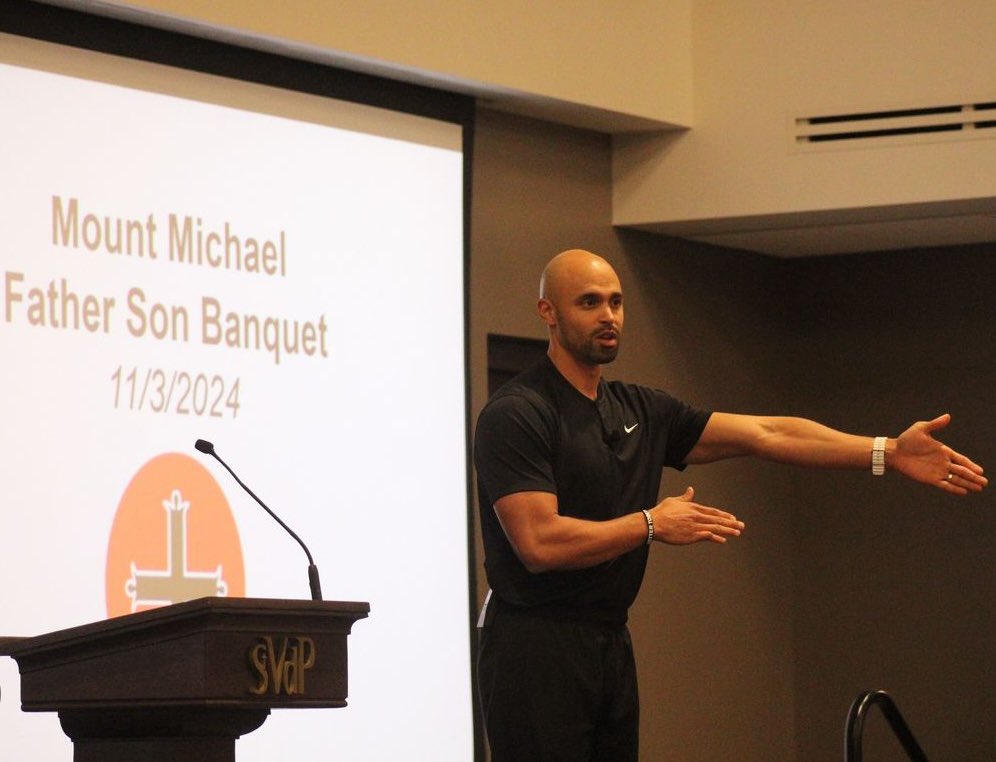 Mount_Michael's tweet image. Sunday evening was Mount Michael’s annual Father-Son Banquet. The keynote speaker was former Creighton basketball player Josh Dotzler. 

A special thank you to Josh and all of the fathers/father figures who support our students! 

#GoKnights ⚔️