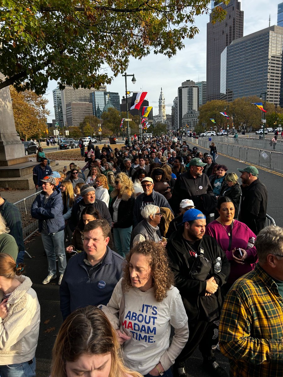 The lineup for Kamala Harris’s election eve rally in Philadelphia stretches from the Rocky steps at the Philadelphia Museum of Art past the Benjamin Franklin Institute
