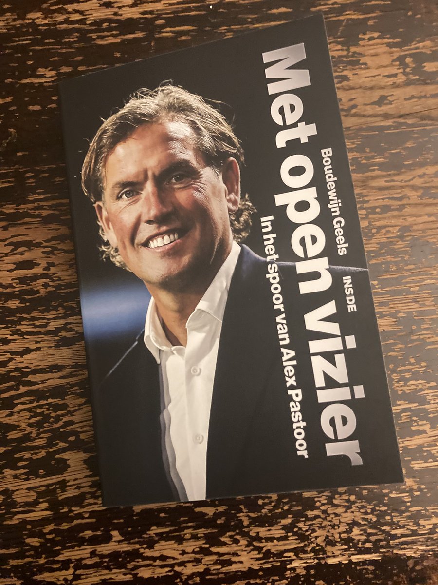 Willem Vissers (@vkwillemvissers) on Twitter photo Voor een gehoor van coryfeeën als Foppe de Haan, Ronald Koeman, Bert van Marwijk en Mark van Bommel presenteerde Alex Pastoor bij Almere City zijn door <a href="/boudewijngeels/">Boudewijn Geels</a> geschreven boek ‘Met open vizier’. Ik verloot één door Alex gesigneerd exemplaar onder retweets. Voor een gehoor van coryfeeën als Foppe de Haan, Ronald Koeman, Bert van Marwijk en Mark van Bommel presenteerde Alex Pastoor bij Almere City zijn door <a href="/boudewijngeels/">Boudewijn Geels</a> geschreven boek ‘Met open vizier’. Ik verloot één door Alex gesigneerd exemplaar onder retweets.