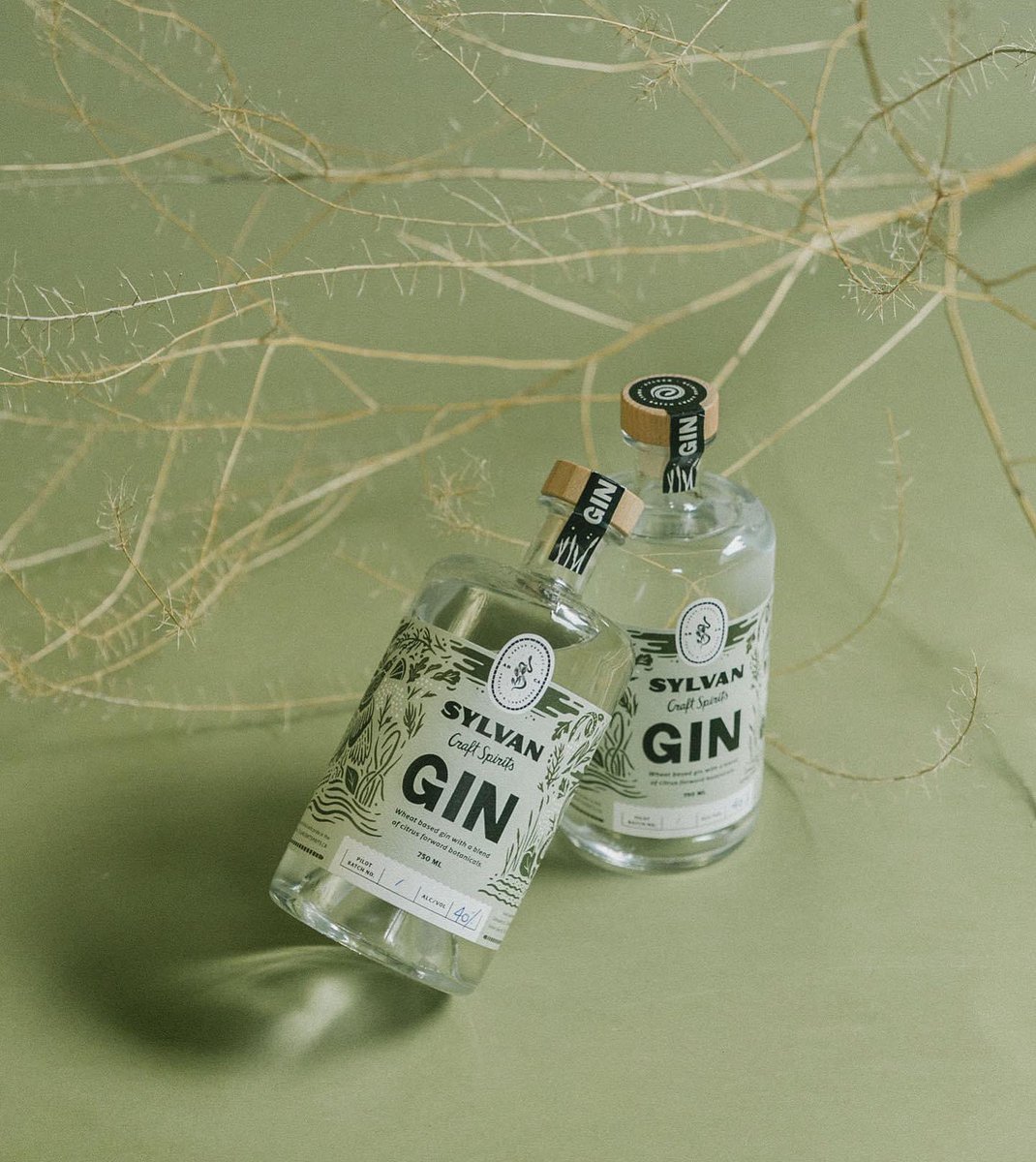 SLcraftspirits's tweet photo. Want to try our gin?🌿🍸🌾
We offer samples in the @snakelakebrewco taproom!
.
.
.
#craftdistilling #sylvanlake #albertamade #drinklocal #drinkalberta #gin #sylvancraftspirits #centralalberta #distillery #gindistillery #vodka #vodkadistillery #centralab #alberta https://t.co/QJ1L220Ngg