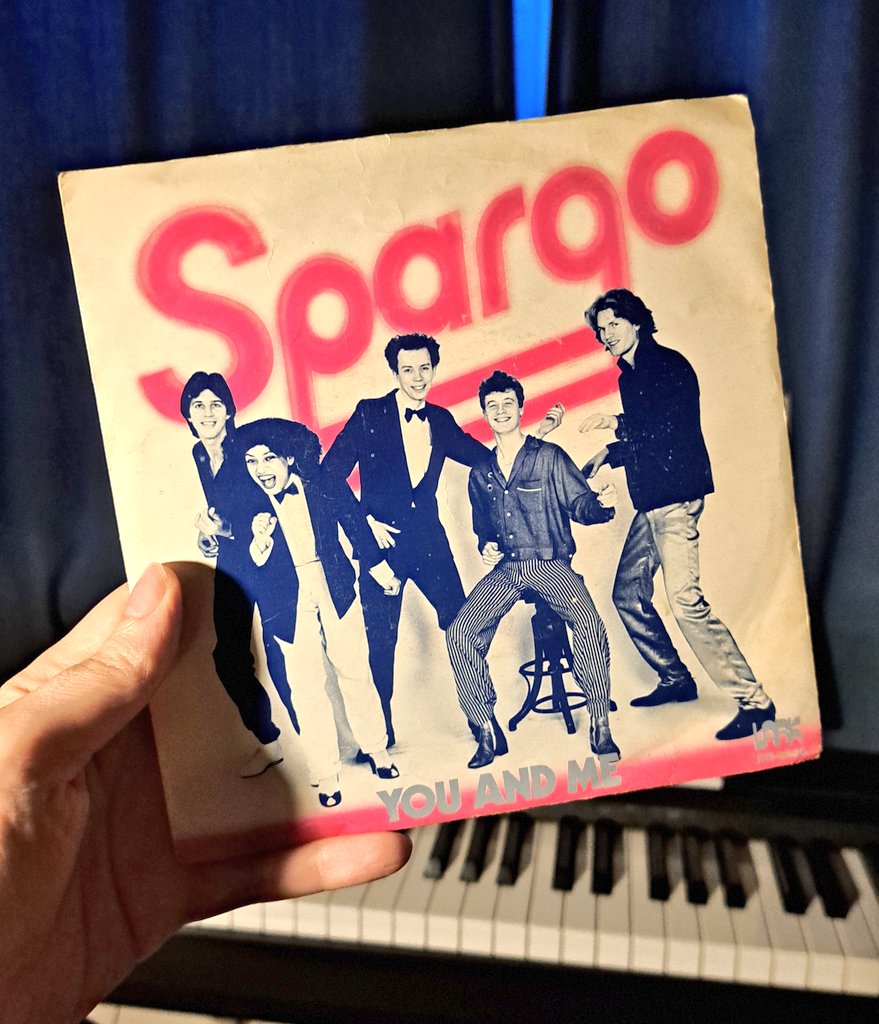 Nonkel_Muziek's tweet photo. De Nederlandse band Spargo had een Amerikaanse zangeres die rond haar 16 jaar in Amsterdam kwam wonen: Lilian Day Jackson. Ze was de stiefdochter van jazzlegende Art Blakey. Ze overleed helaas vorig jaar. Spargo is nog actief. #spargo #nonkelmuziek https://t.co/fKcwMn0odn