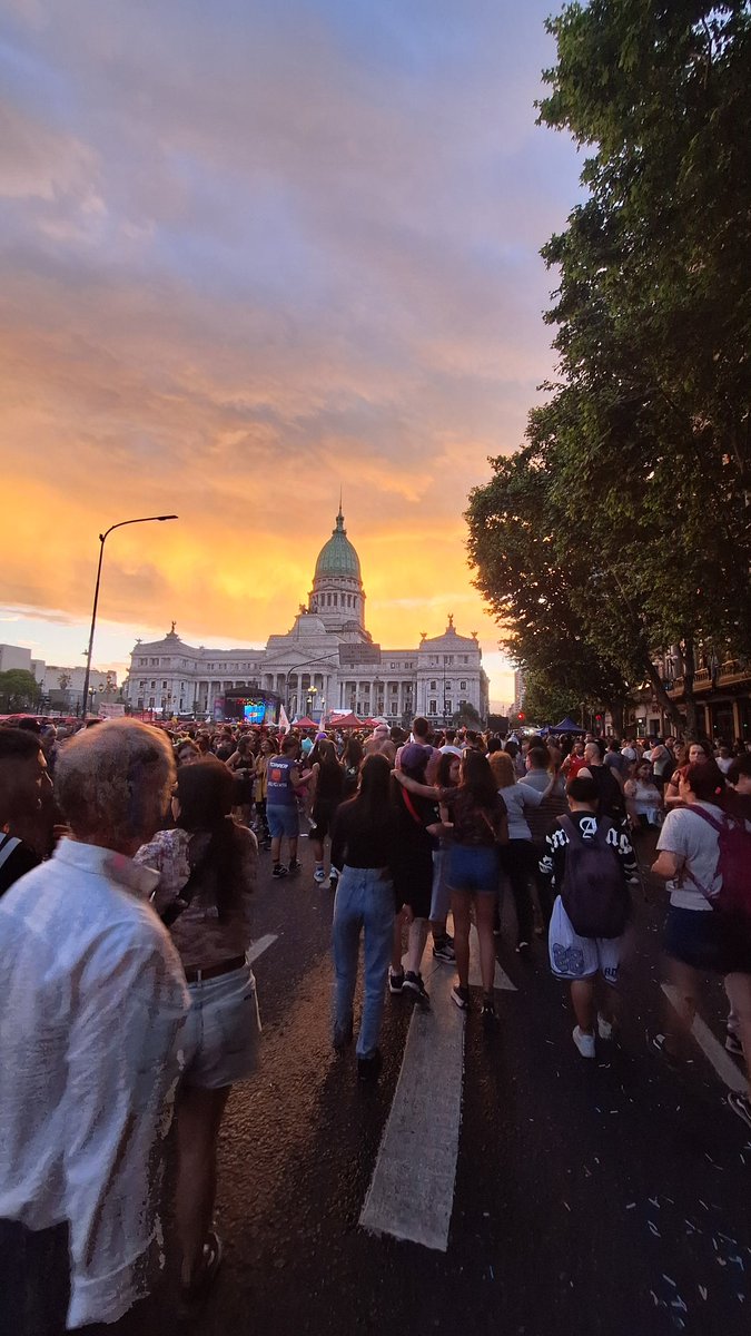 julimaffessoli's tweet photo. Dejando un recuerdito por aca del finde e. La marcha https://t.co/dXUMv5rZV7