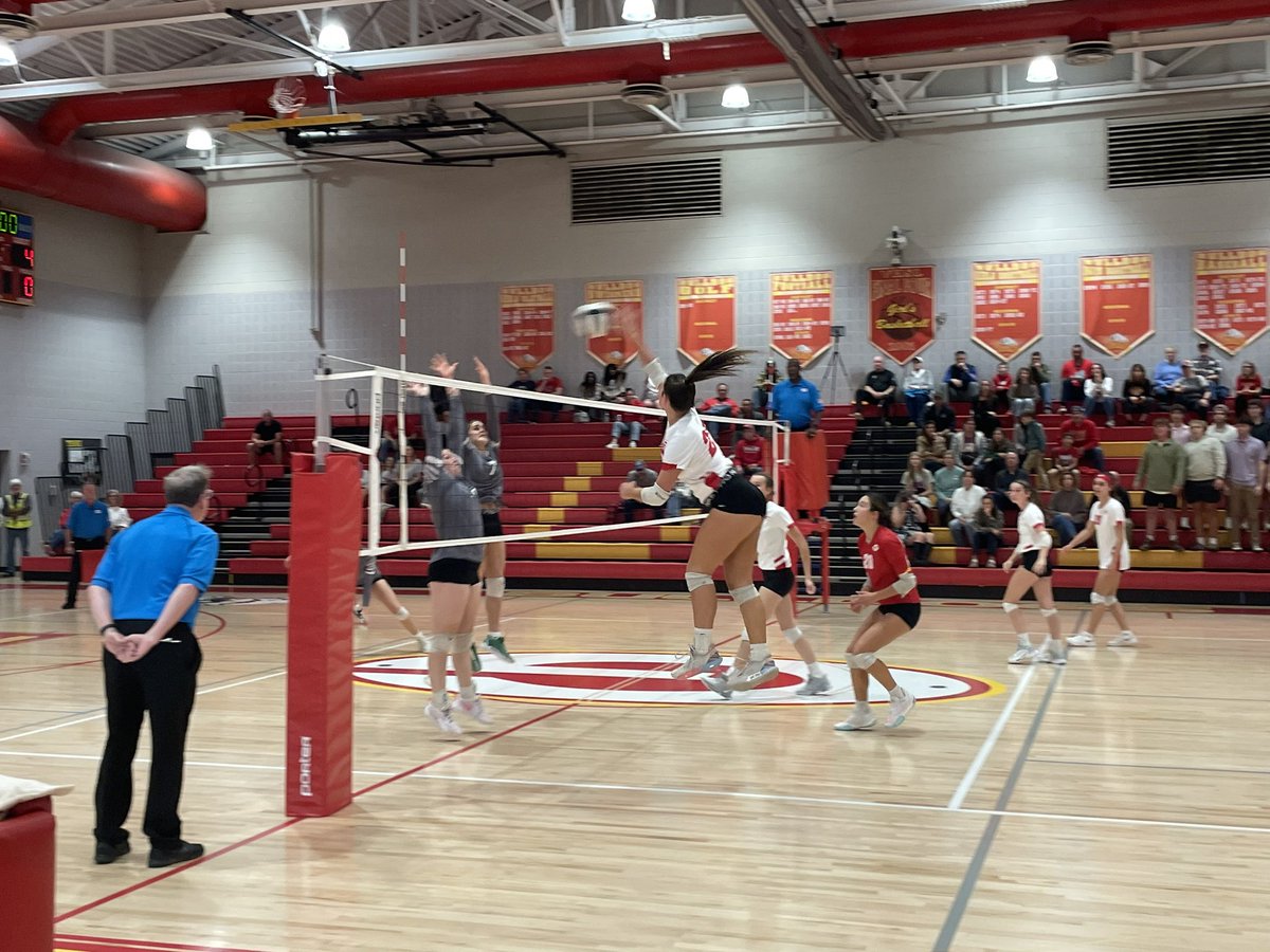 12prgordon's tweet photo. @goochland_vball takes the first set 25-21 vs. Fauquier in the Region 3B quarterfinals. 

Falcons are up 12-10 in the 2nd set. https://t.co/T8f82c3ZR9