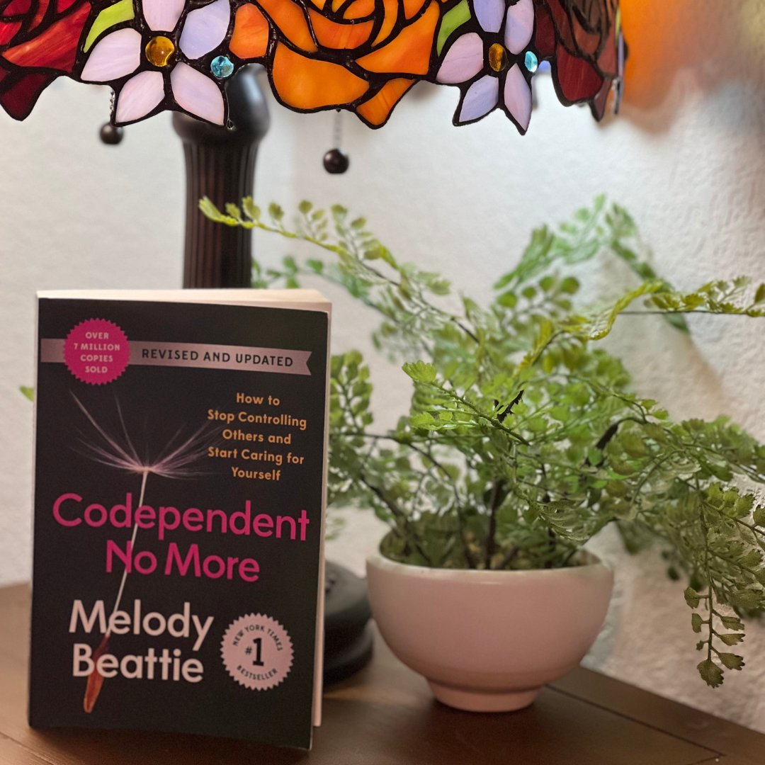 MelodyBeattie's tweet image. Codependent No More (Revised and Updated) group read along! We’re diving into Chapters 1-4 and exploring the powerful insights in these opening pages. 📖✨

Head over to our Instagram for this week’s discussion questions and join the conversation! #MBBookClub #CodependentNoMore
