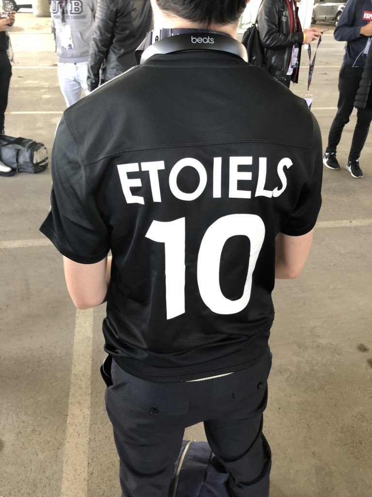 Etoiles tweet media