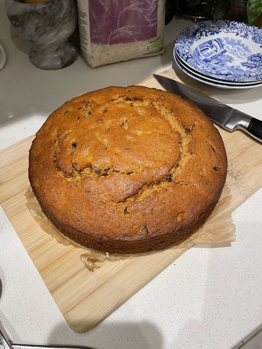 Not flashy or particularly photogenic; just a humble date and walnut cake. Tasty and Autumnal 🍂