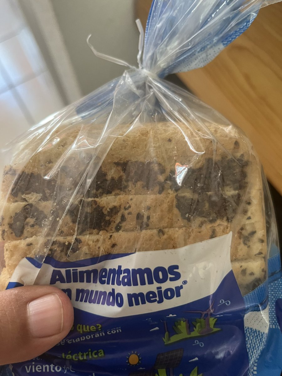DelmontJ8's tweet photo. Qué es esto en el pan?  @Grupo_Bimbo 
#panbimbo https://t.co/TDrA3R2KJW