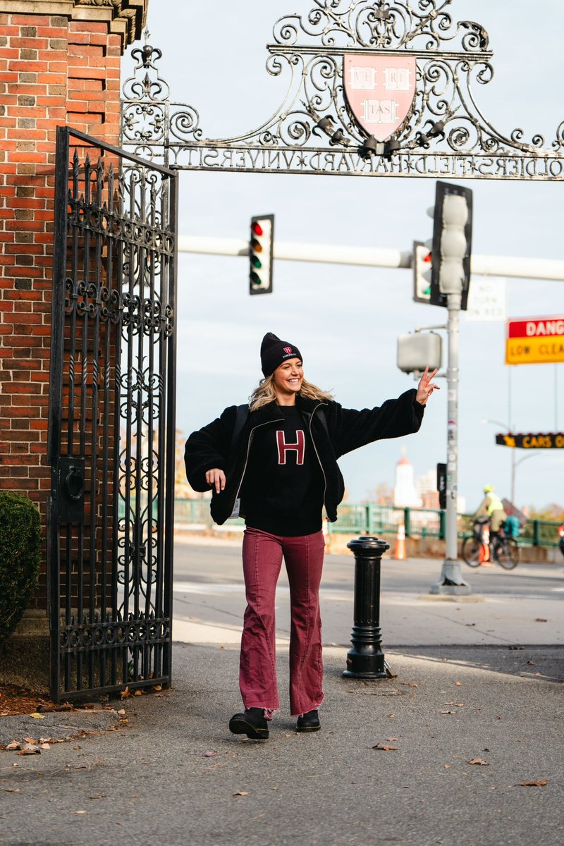 HarvardWBB's tweet photo. Look good, feel good, play good.

#GoCrimson x #BelieveIt https://t.co/eVAHYwHipG