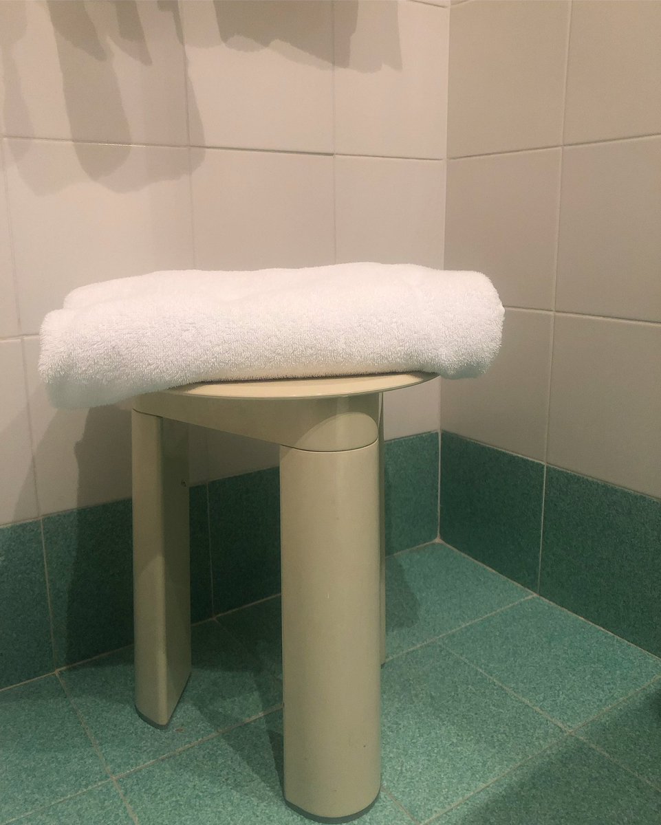 semayserbest's tweet image. #stool #scattateconiphone