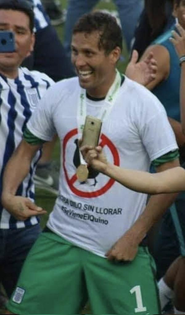 nsandovalp's tweet photo. @MathiasBrivio Y de esto que hizo Leao el 2017?
Ahi si no dijiste nada??? Eso no es incitacion a la violencia?? https://t.co/QOCoxjh9Al