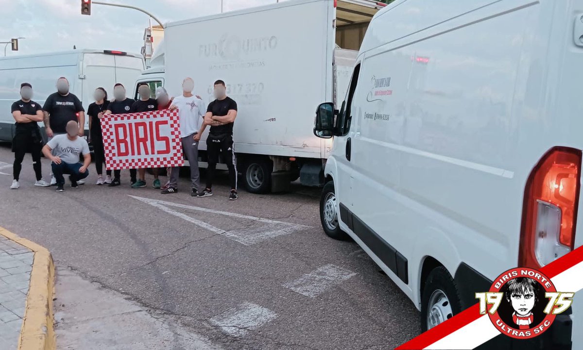 Biris Norte ha llenado 3 camiones con ayuda que van directos a la zona 0 de Valencia. 

Seguimos.