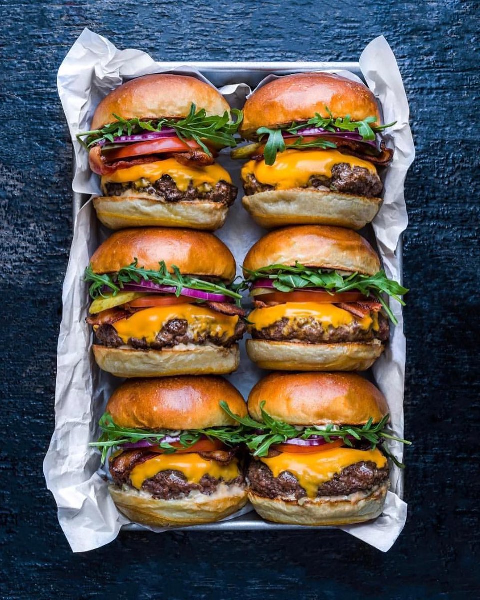RealMrTrumpet's tweet photo. this is a 6-pack under the leadership of Real Mr. Trumpet 🍔🍔🍔🍔🍔🍔🍔🍔🍔🍔🍔🍔🍔🍔🍔🍔🍔🍔 let's make america fat again #makeAmericaGreatAgain https://t.co/cSZ6Mewo8Z
