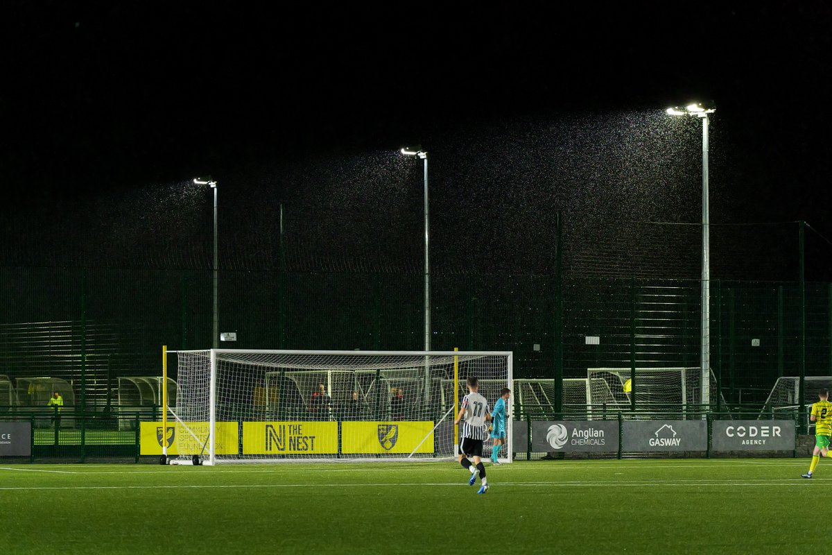 TheNestCSF's tweet image. 𝗥𝗲𝗺𝗲𝗺𝗯𝗲𝗿, 𝗿𝗲𝗺𝗲𝗺𝗯𝗲𝗿, 𝗶𝘁&apos;𝘀 𝗱𝗮𝗿𝗸 𝗶𝗻 𝗡𝗼𝘃𝗲𝗺𝗯𝗲𝗿 🤣
But no need to worry or fret.
Our pitch(es) is floodlit, the game&apos;s still a hit,
So get aiming for back of the net!
#pitchhire #football #Norwich