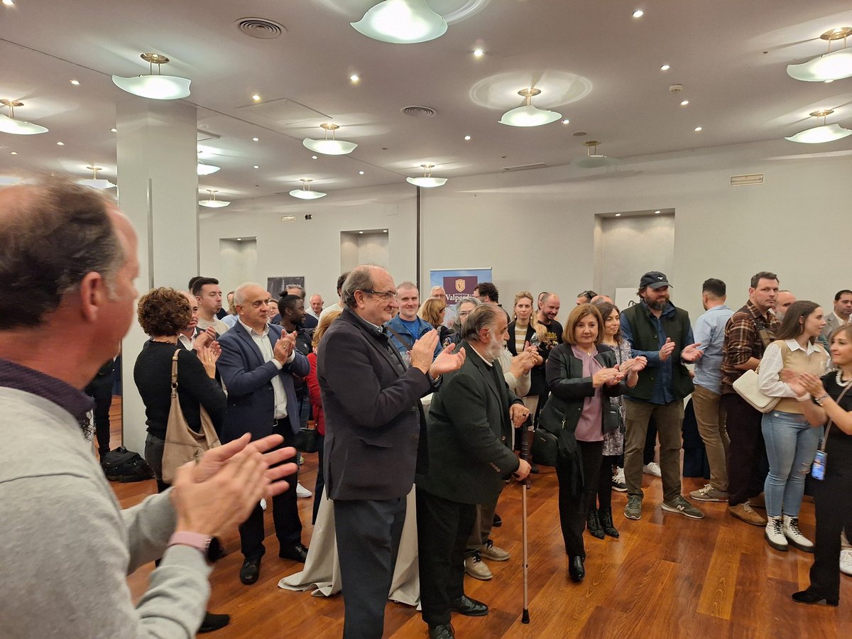 La subdelegada del Gobierno ha participado, junto a representantes del sector, en la Presentación de los Vinos y Bodegas de la <a href="/DOArribes/">D.O. Arribes</a> 🍇🍷

🗣<a href="/Rosamlalonso/">Rosa M. Lopez Alonso</a>: Es un nicho de mercado de gran valor añadido, fundamental para el desarrollo del noroeste de la provincia de #Salamanca