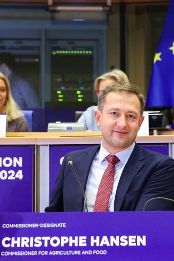 Agriculture &amp; food is a portfolio very close to people's hearts. Tonight’s candid exchange demonstrated that.

Should I receive the trust of @europarl_EN, this dialogue will guide my action as Commissioner for Agriculture and Food.