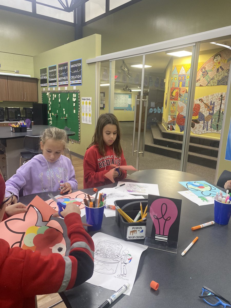LauraLoehmann33's tweet photo. Maplebrook’s Inside Out Club is learning about Collaboration, Protecting Our Planet &amp; our non-profit partner, The Shedd Aquarium #Insideoutclub #Empower203 #Maplebrook https://t.co/wHJBqC2fQx