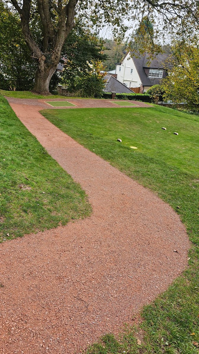 w83mulrooney's tweet image. 1st part of the project completed on the 4th/13th hole at @CandBGolfClub. New path leading to 2 new Verde mats. These mats will help with wear on these par 3 tee&apos;s during the winter. ⛳️ 🏌️‍♂️ #greenkeeper #golfcourse #winterprojects