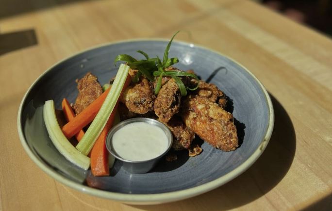 TotalTablePlus's tweet image. Get Saucy ❤️

Spotted @lodgekitchen  @churchill1795  Stonecast blueberry coupe bowl serving up a timeless classic appetizer.

Visit our showroom to see the whole collection!

#yougottaeatthis #chefsofx #tabletopmatters #restaurantlife #diningout