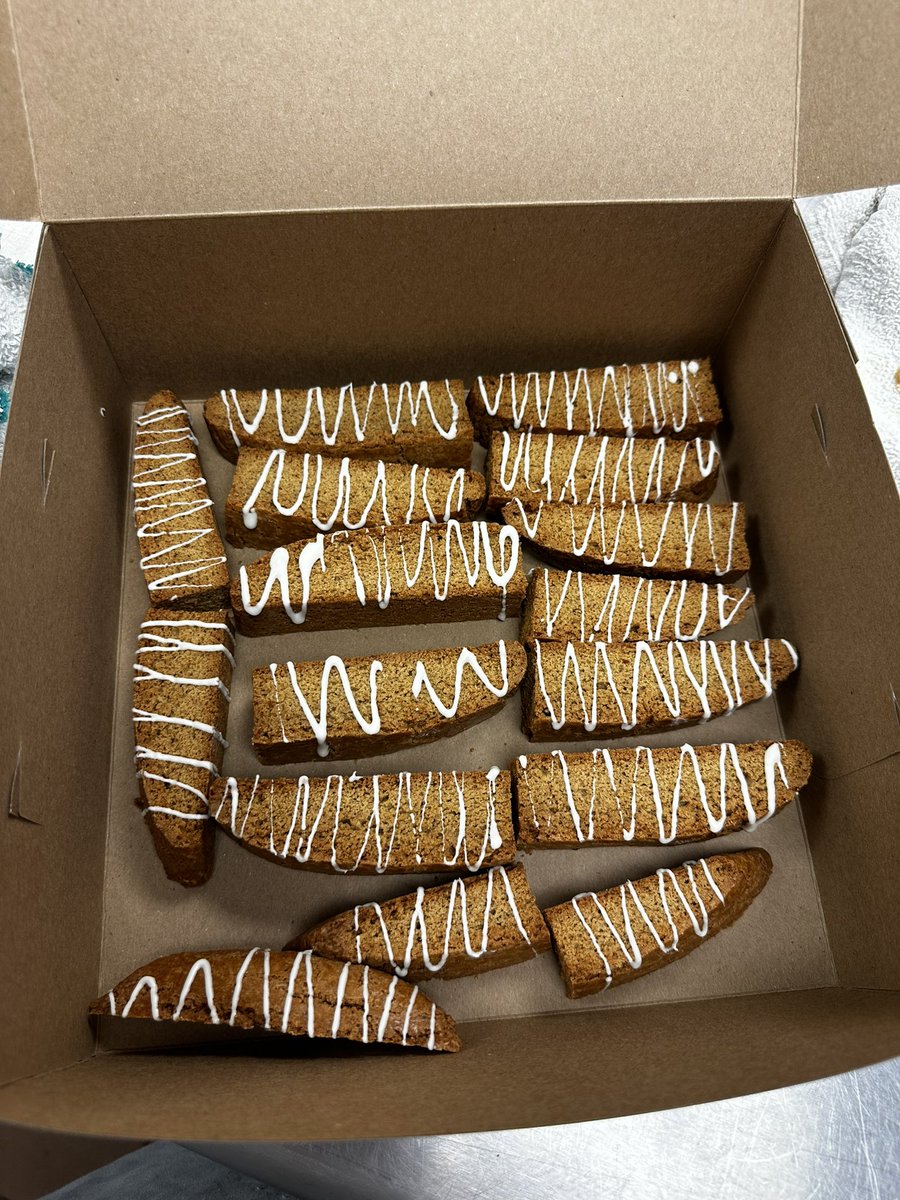 VHSRoom109's tweet photo. Spent the day with two of my favs making holiday goodies in COMO 🎄🍫🎅🏼🍪🍬🤶🏼We absolutely LOVE these training sessions at Columbia Area Career Center! Today, we made Hot Cocoa Cupcakes, Gingerbread Biscotti, Cheese Cranberry Danish, &amp; Scones! #isdstrong #FACS @ISDSchools https://t.co/krkVNTflcF