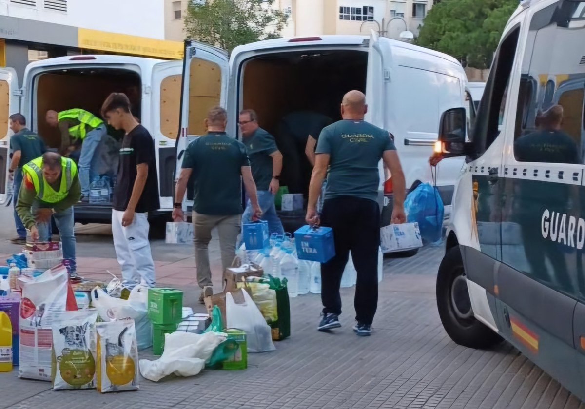 Si vas a colaborar con dinero a las personas damnificadas por la #DANA presta atención a quien hace la solicitud de la recaudación. 

👉 Antes de aportar datos personales o bancarios verifica la información de las ONGs o asociaciones.

#AyudaValencia