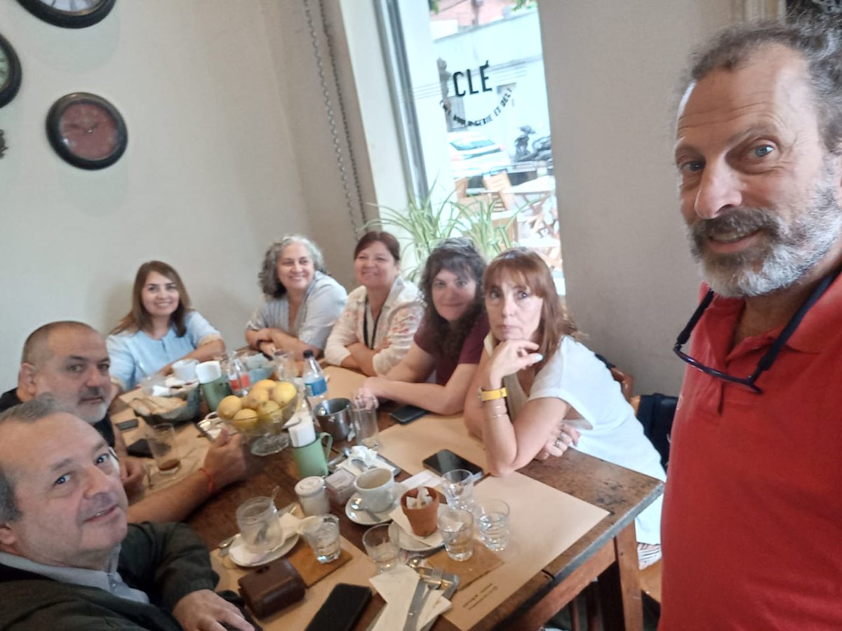 aprepquilmes's tweet photo. Seguimos reuniéndonos para intercambiar miradas en la actualidad política y organizando futuras actividades. 
#LosLiberaleslDelPRO
@PatoBullrich @juancurutchet @carlospirovano @LuisParodiVL @cvargaseguinoa @CopelloGonzalo https://t.co/I45qs3y8Ya