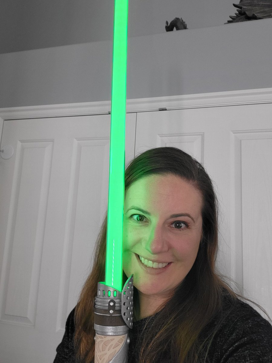 Amy's back, and we're raring to go for the next group of #windandtruth preview chapters (25-28)! Join us at 7:30 pm PT 10:30 pm ET on our YTube channel! 

#brandonsanderson #cosmere #cosmerestudies #roshar #stormlightarchive #wayofkings #wordsofradiance #oathbringer #rhythmofwar