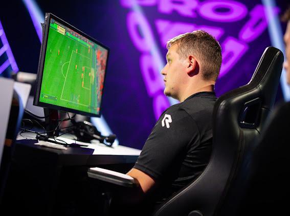 Giovanni Bakhuijsen (@giobundyy) on Twitter photo FC Pro Open โ
After reaching the knockouts with a swiss record of 3-2, I didnโt manage to qualify for the final stage of the FC Pro Open.
<a href="/JensvdflierF/">JensvdFlier</a> without you none of this would be possible and the season has only just started ๐
#FCPro | <a href="/goat_efc/">GOAT EFC</a> | <a href="/EASPORTSFCPro/">EA SPORTS FC Pro</a> FC Pro Open โ
After reaching the knockouts with a swiss record of 3-2, I didnโt manage to qualify for the final stage of the FC Pro Open.
<a href="/JensvdflierF/">JensvdFlier</a> without you none of this would be possible and the season has only just started ๐
#FCPro | <a href="/goat_efc/">GOAT EFC</a> | <a href="/EASPORTSFCPro/">EA SPORTS FC Pro</a>