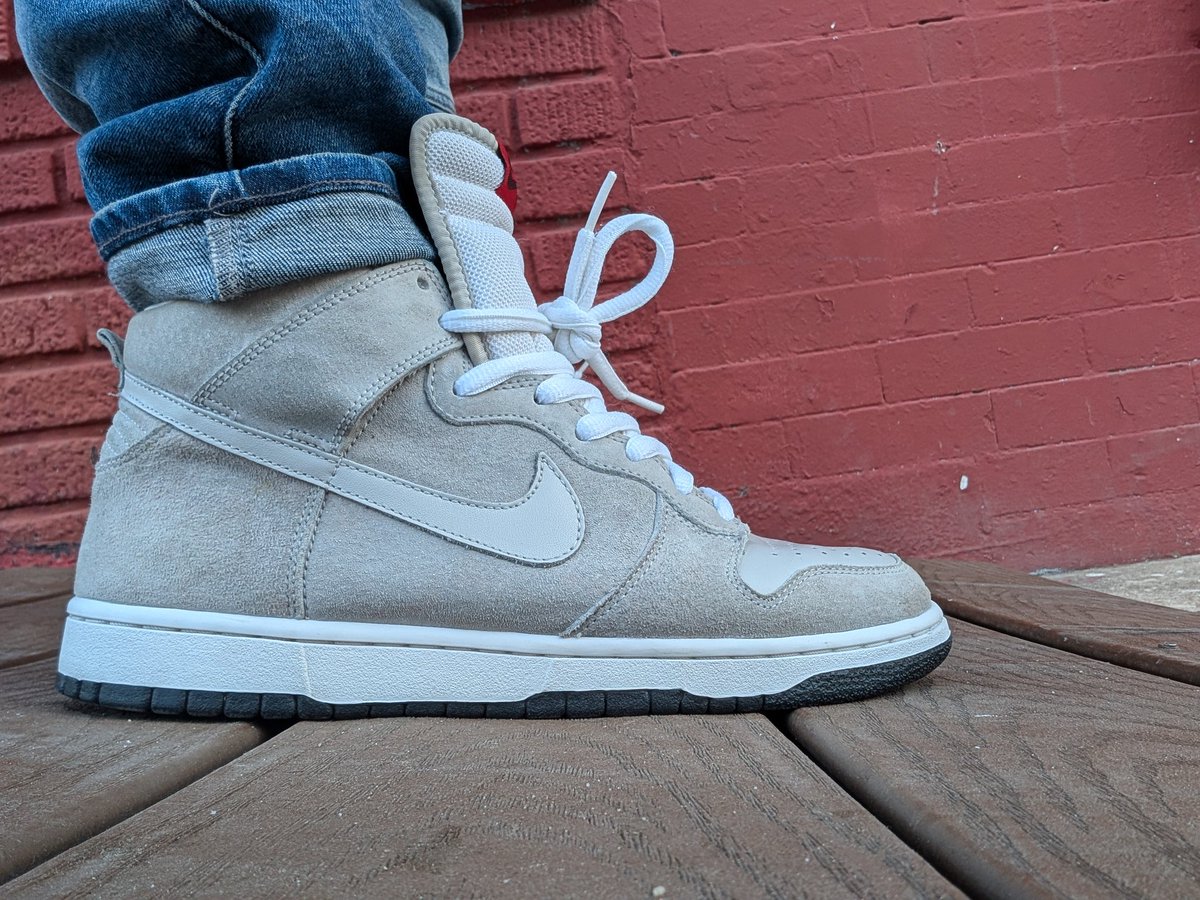Sn3ak3r_Fr3ak3r's tweet photo. #WDYWT #UnDs Pee Wees for the day #YourSneakersAreDope #SneakerAdmirals the black box era of Nike SB is THEE best era #NikeSB #NsbOrg #StashedBoxes https://t.co/OZeZbnE0ja