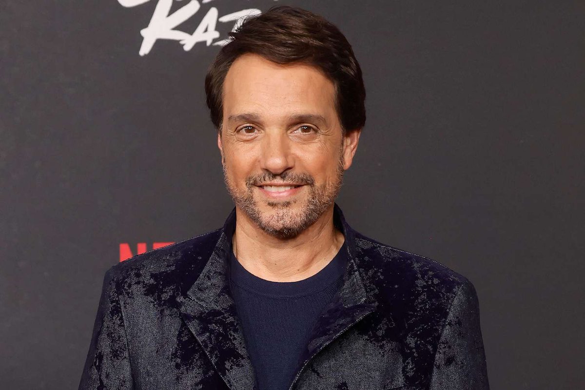 JuanC_Rdgz's tweet photo. 🎬 Happy Birthday Ralph Macchio 🎂🎬
#RalphMacchio #TheKarateKid #TheKarateKidPartII #TheKarateKidPartIII #CobraKai #DanielLaRusso #HappyBirthdayRalphMacchio https://t.co/Hl533J32uy