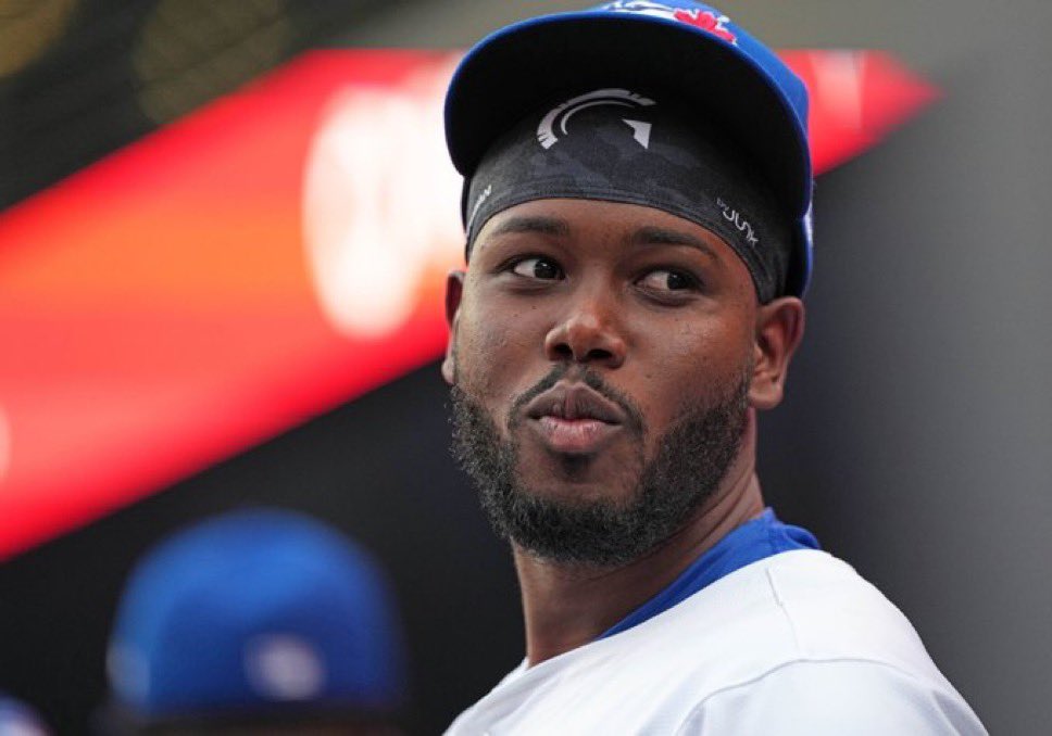 Mets Batflip tweet media