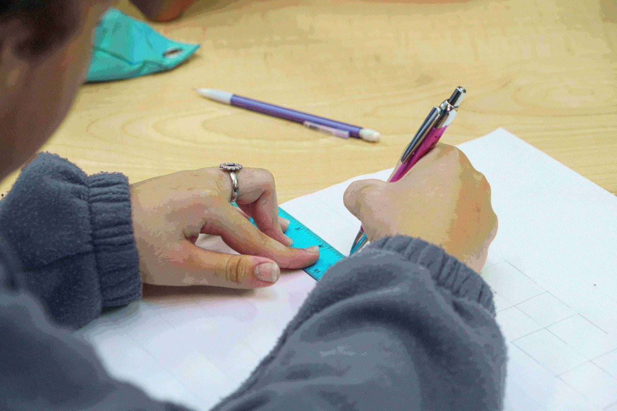 ECOEXPLORATORIO's tweet photo. ¡Seguimos aprendiendo de los gases de invernadero con los estudiantes de la Escuela Salvador Brau! 🌍💨 Junto a sus maestras, ellos aprenden qué son, cómo afectan nuestro planeta y qué podemos hacer para reducir su impacto 🌱 #EcoExploratorio #PuertoRicoSTEM https://t.co/IfYHBoekMn