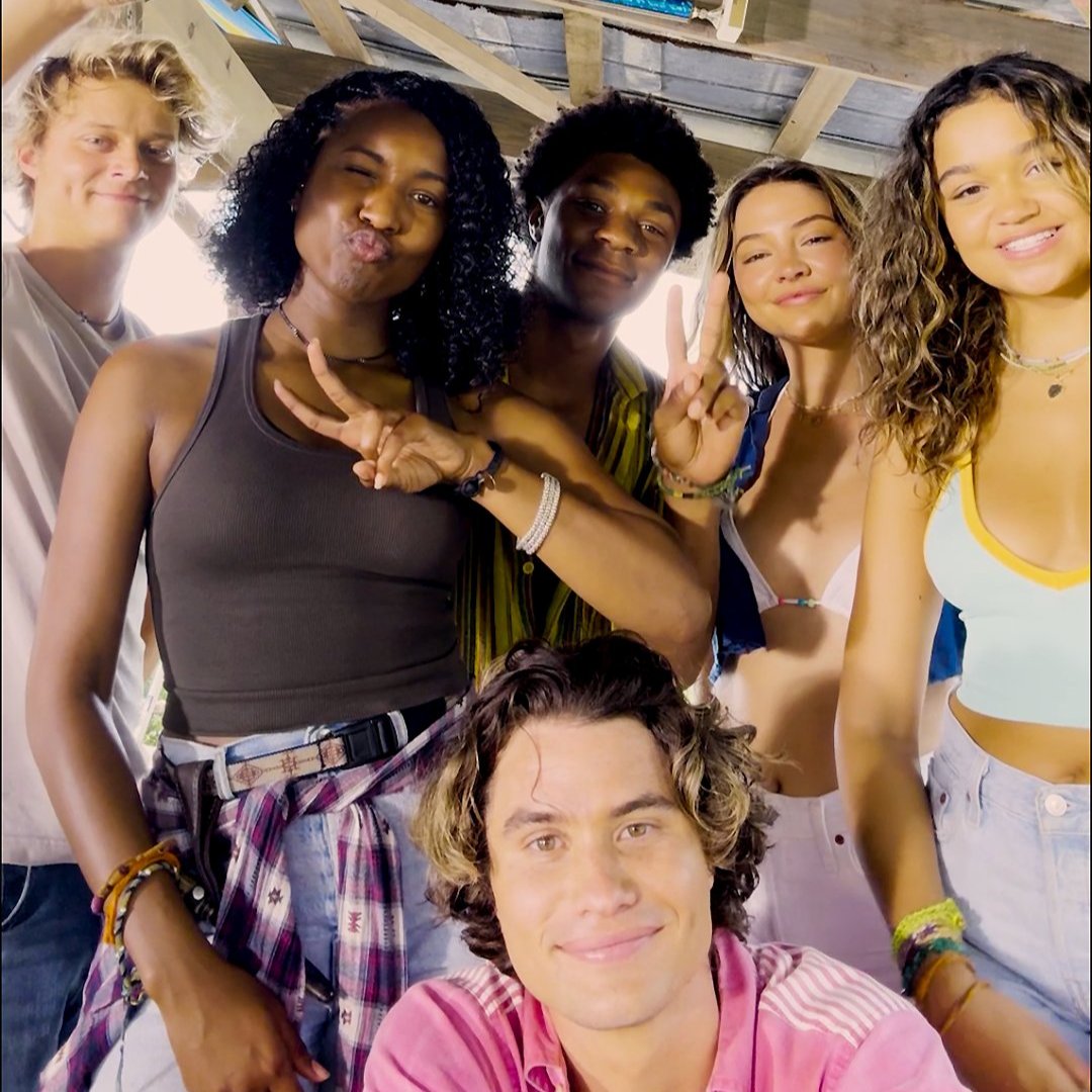 sboficial's tweet photo. 🚨 Outer Banks é oficialmente RENOVADA para a 5ª e última temporada.