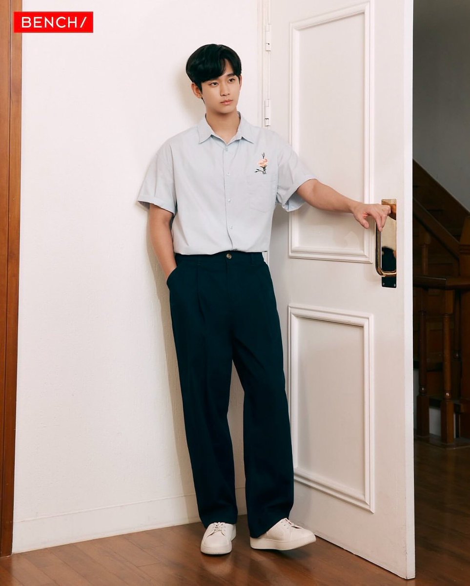 kimsoohyunphils's tweet photo. Our Dandy #KimSooHyun in the newest @benchtm Update.
#BENCHxKIMSOOHYUN #GlobalBENCHSetter
#๊น์ํ #เธเธดเธกเธเธนเธฎเธขเธญเธ #ใญใ ในใใงใณ #้็ง่ณข #๊น์ํ
#goldmedalist #KimSooHyun #CFKing #BenchSetter
#KimSooHyunPhilippines #KIMSOOHYUNxBENCH #benchglobalambassador https://t.co/S3H1UXGmP4