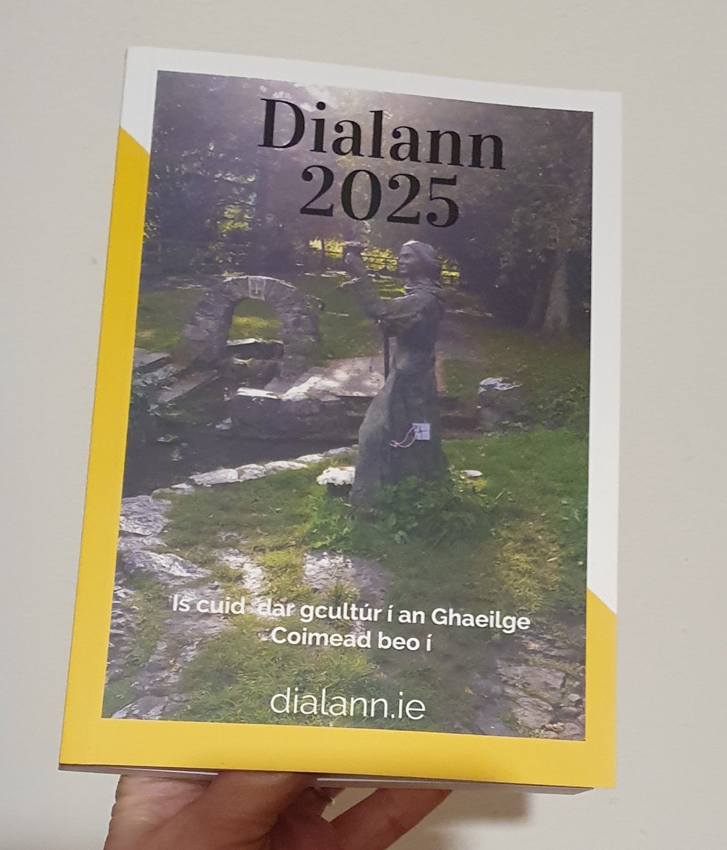 An am sin arís! 
An bhfuil tusa ullmhaithe le haghaidh 2025?
Faigh do Dhialann anois 😍

That time again!
Are you prepared for 2025? 
Get your Diary now

#Diary2025 #Dialann #Gaeilge #Irish #IrishDiaryDotIE #IsLiomsaÉ
