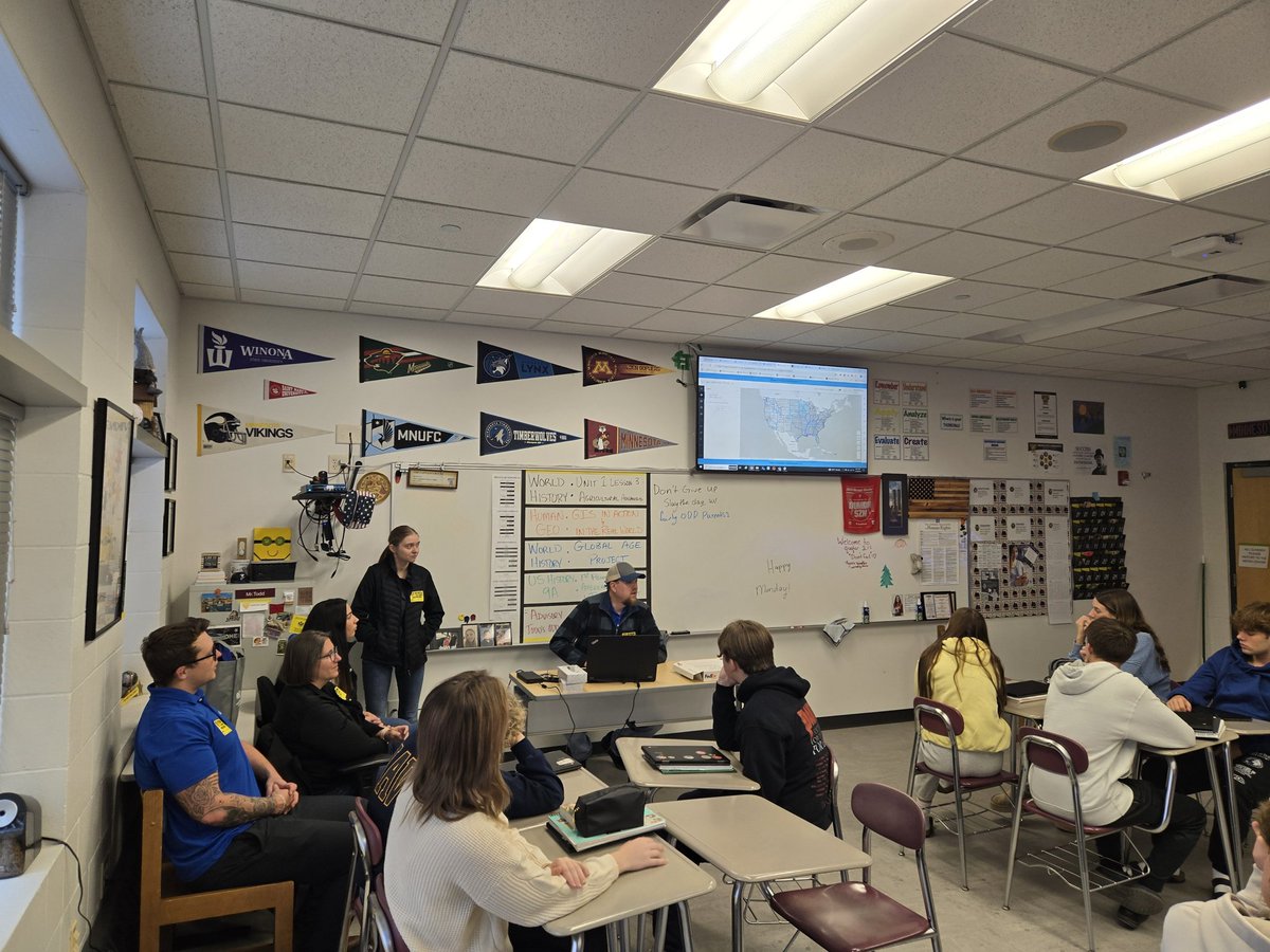 ryantodd1308's tweet photo. Another great presentation that connects content to the real world. @EllingsonCo was in to discuss GIS and how it can be used every day in the world around us. Thank you, Ellingson Company, for the great information today. @ByronBears @ByronBearsHS #humangeo https://t.co/5xJ7jJ3ity