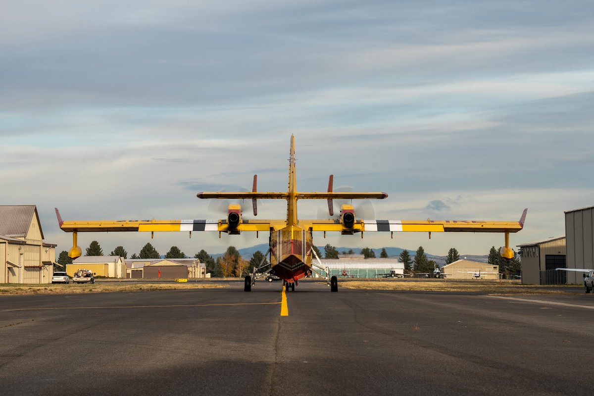 BridgerAero's tweet image. Yesterday, the Scooper teams provided aerial support on the Hudson Fire in Bastrop County, TX. 

This one is a big milestone for us—it's officially the latest date in the fire season that any Bridger Scooper has fought a fire. 

#HudsonFire #texasfire #aerialfirefighting
