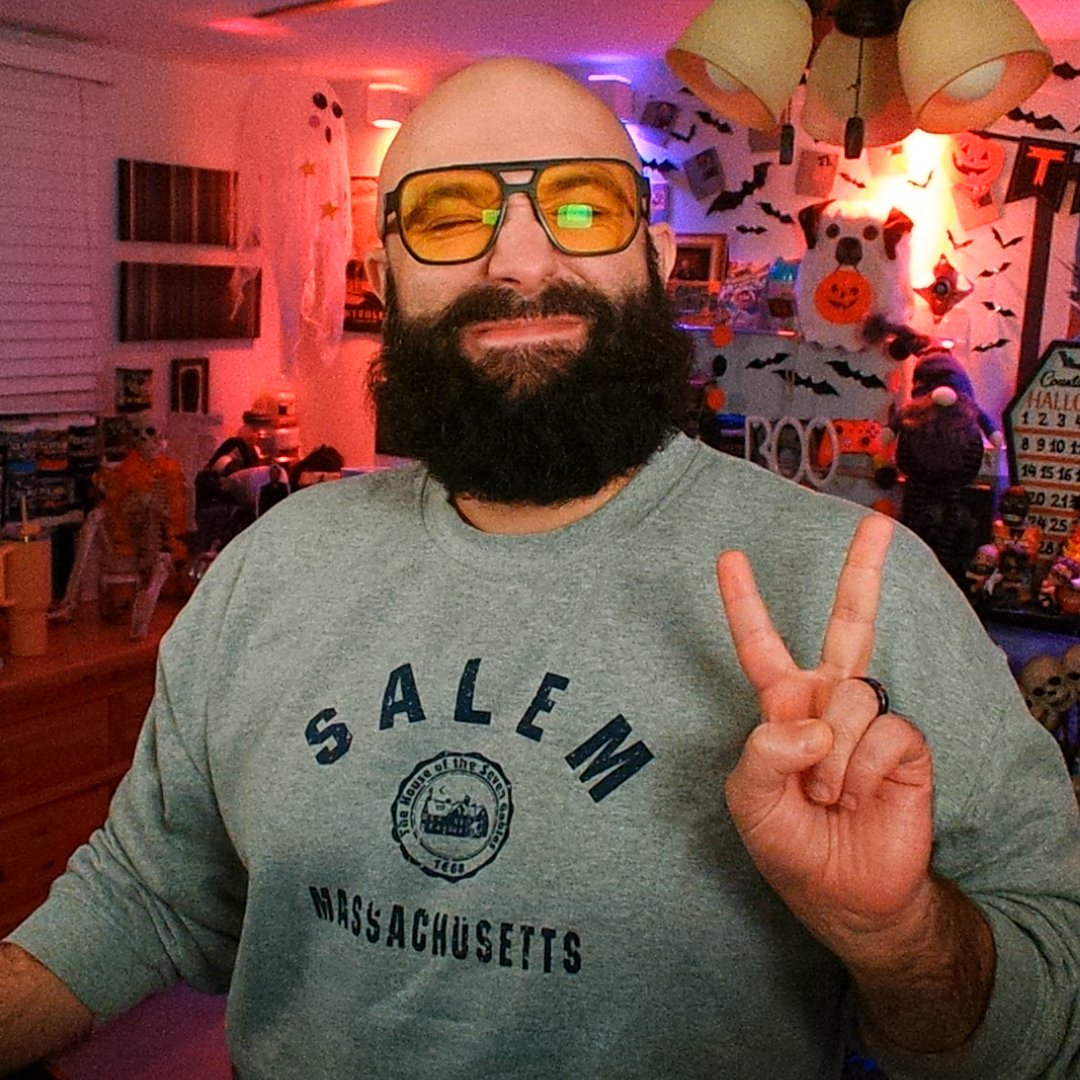 Aye happy Monday Beard Gang!
Live on TTV &amp; YT rn.
Doing day 4 of our 1st playthrough of #SilentHill2Remake tonight.
Twitch.tv/chrisxchad
Youtube.com/@chrisxchad