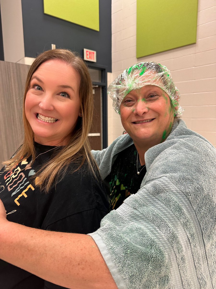 jbreedlove21's tweet photo. Mrs. Breedlove walked away slime free!! Mrs. Pfeifer, not so much! @HumbleISD_EGE #EGEProud https://t.co/PZMU6Fz8gz