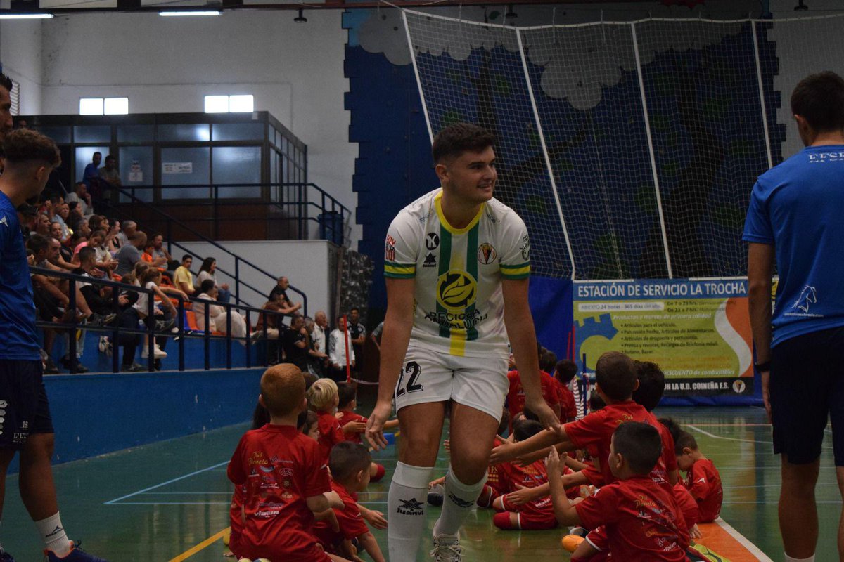 Desde la U.D. Coineña queremos darle todo el ánimo posible y nuestro apoyo a nuestro jugador Ángel Yañez y le deseamos una pronta recuperación de su lesión. 
Esperemos que estés en el terreno de juego lo más pronto posible, el equipo te necesita.

¡Mucho ánimo crack!💪🏻💪🏻⚽️⚽️