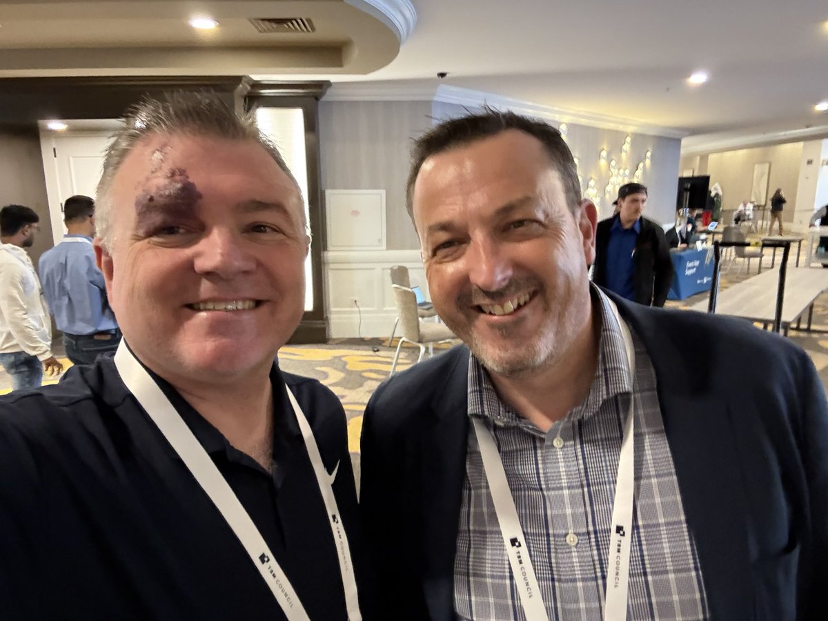 tcrawford's tweet photo. Walking the hallways at TBM Conference and run into @StevenDickens3.

#CIO #TBMC24 #CloudCon #FinOps #Cloud https://t.co/WhbyXyOu9J
