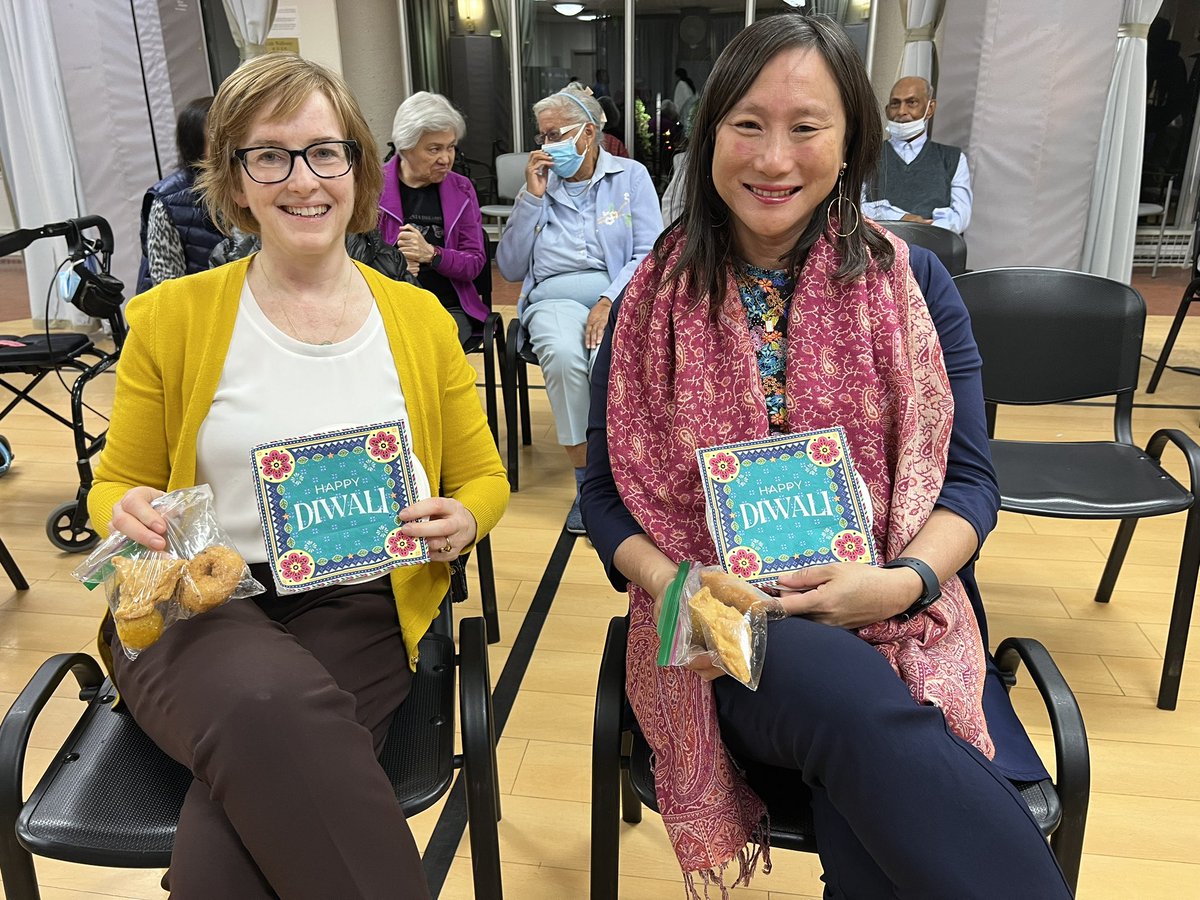 JeanYip3's tweet image. Celebrating #Diwali with SPLC seniors on Friday in #ScarboroughAgincourt!⭐🕯️

The festival of lights was marked by a dance performance from four talented girls and the warm presence of the #SPLC community.

I hope your Diwali was filled with light and happiness! ✨🌼