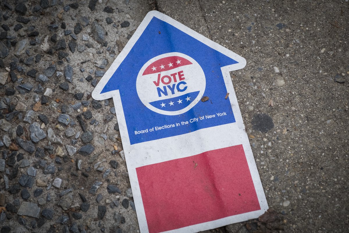 Did you know there are voter-specific rights in New York?

When casting your ballot, make sure you know YOUR rights. 

Learn more at nycvotes.org/how-to-vote/vo…