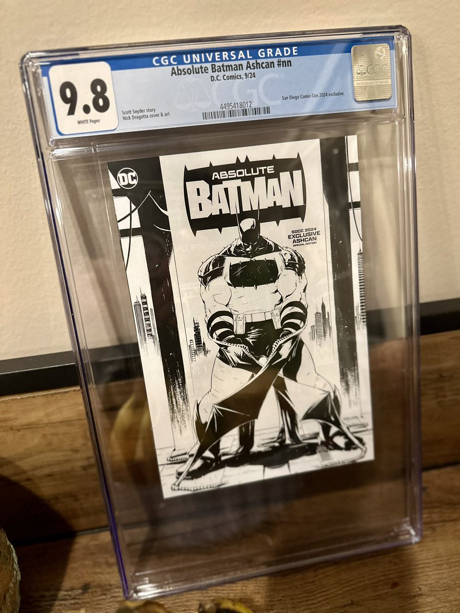 MachewsComics's tweet photo. Finally got this back! #AbsoluteBatman #ashcan #SDCC exclusive graded 9.8 from #CGC today. Only 7 graded 9.8 with none higher… pretty sure @MeetAngell has the other 6! 🔥 #DCComics #ComicCollecting #ComicBooks #CGCComics #DCCollectors #ComicCommunity https://t.co/ZXEERzWIXD